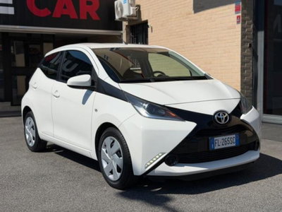 Toyota Aygo 1.0 VVT-i 69 CV 5 porte x-cool MMT
