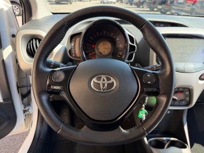 Toyota Aygo 1.0 VVT-i 69 CV 5 porte x-cool MMT (12)