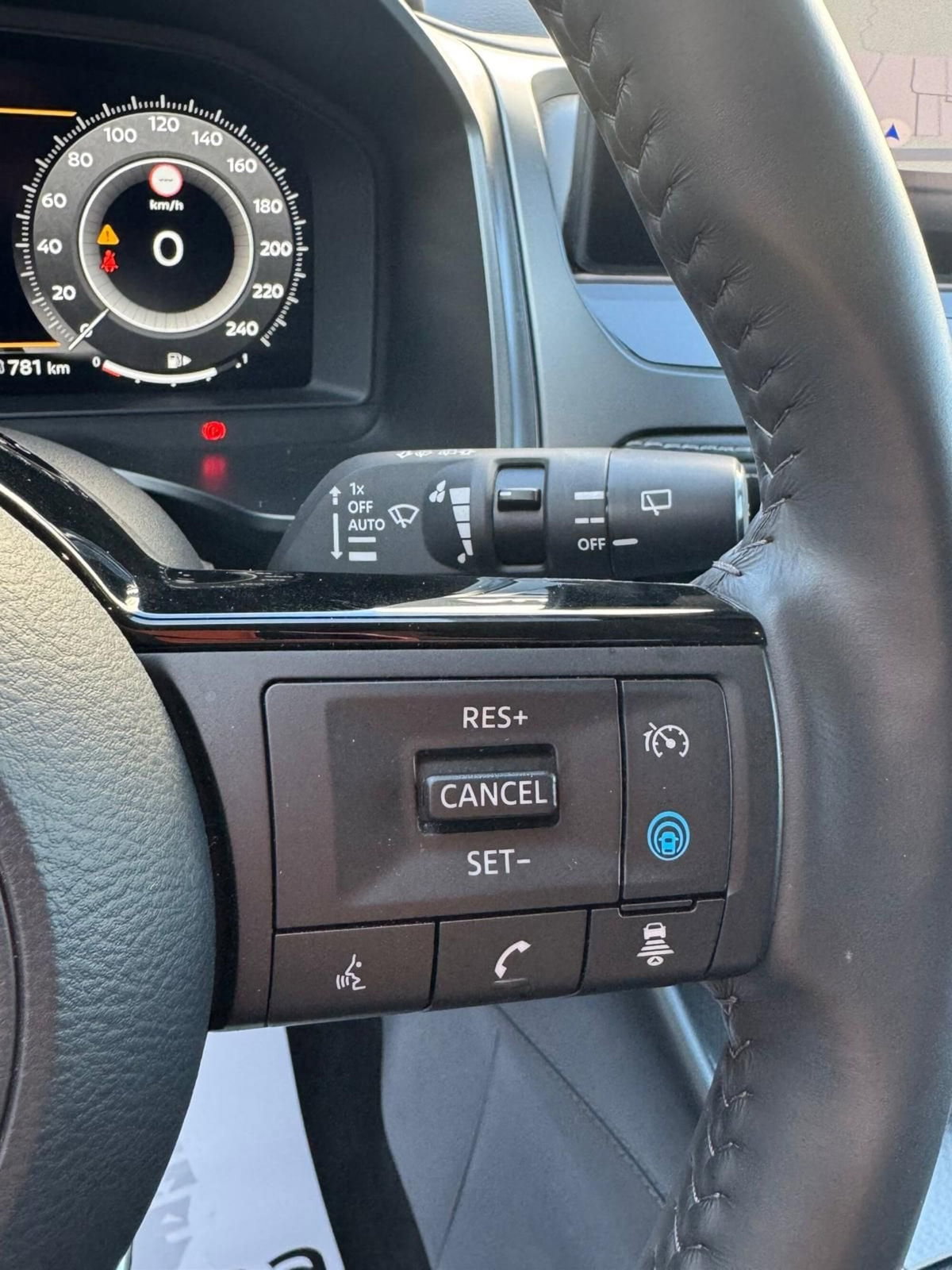 Nissan Qashqai 1.3 mhev N-Connecta 2wd 140cv (11)
