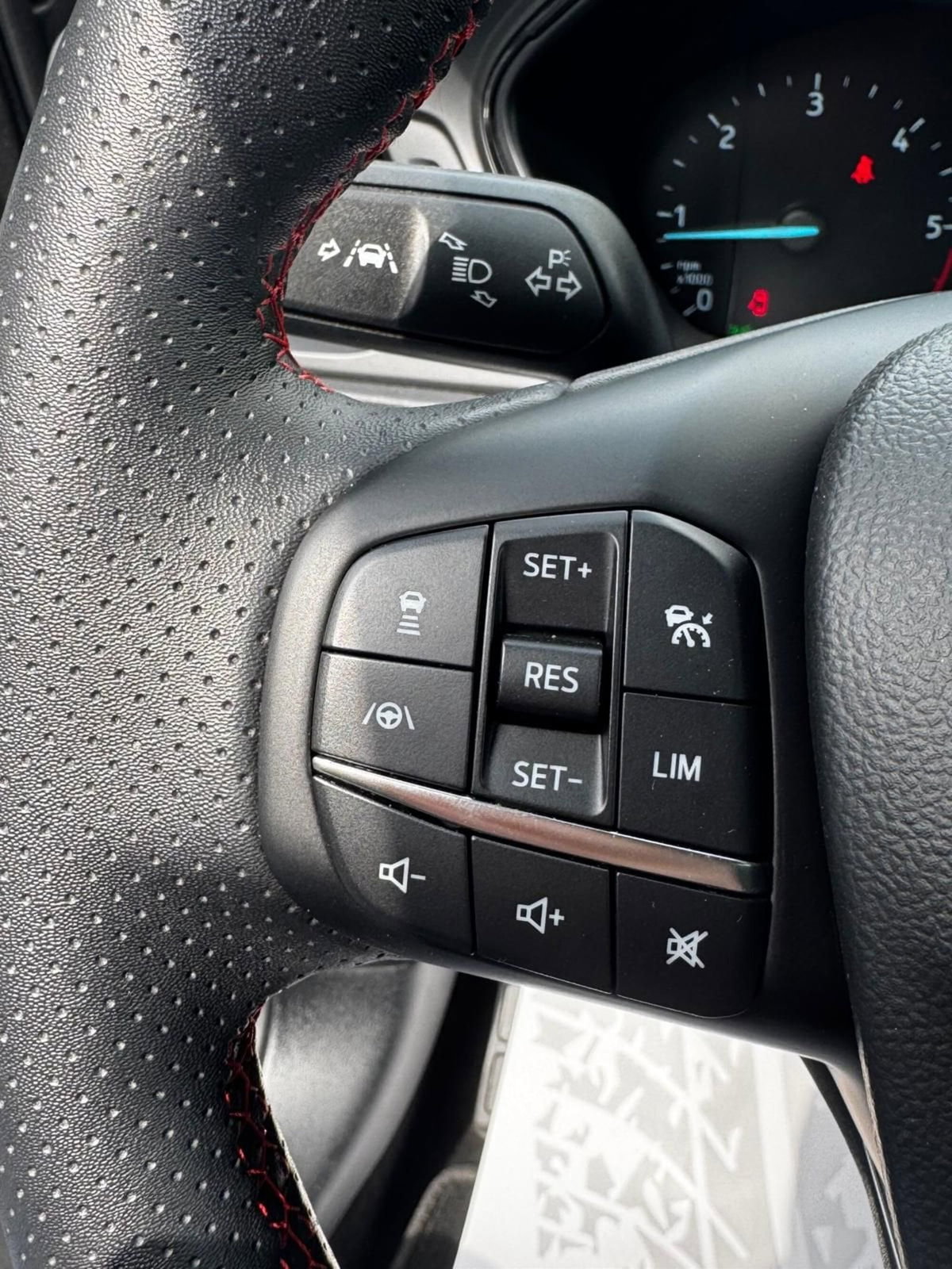 Ford Focus 1.5 ecoblue ST-Line X 115cv auto (15)
