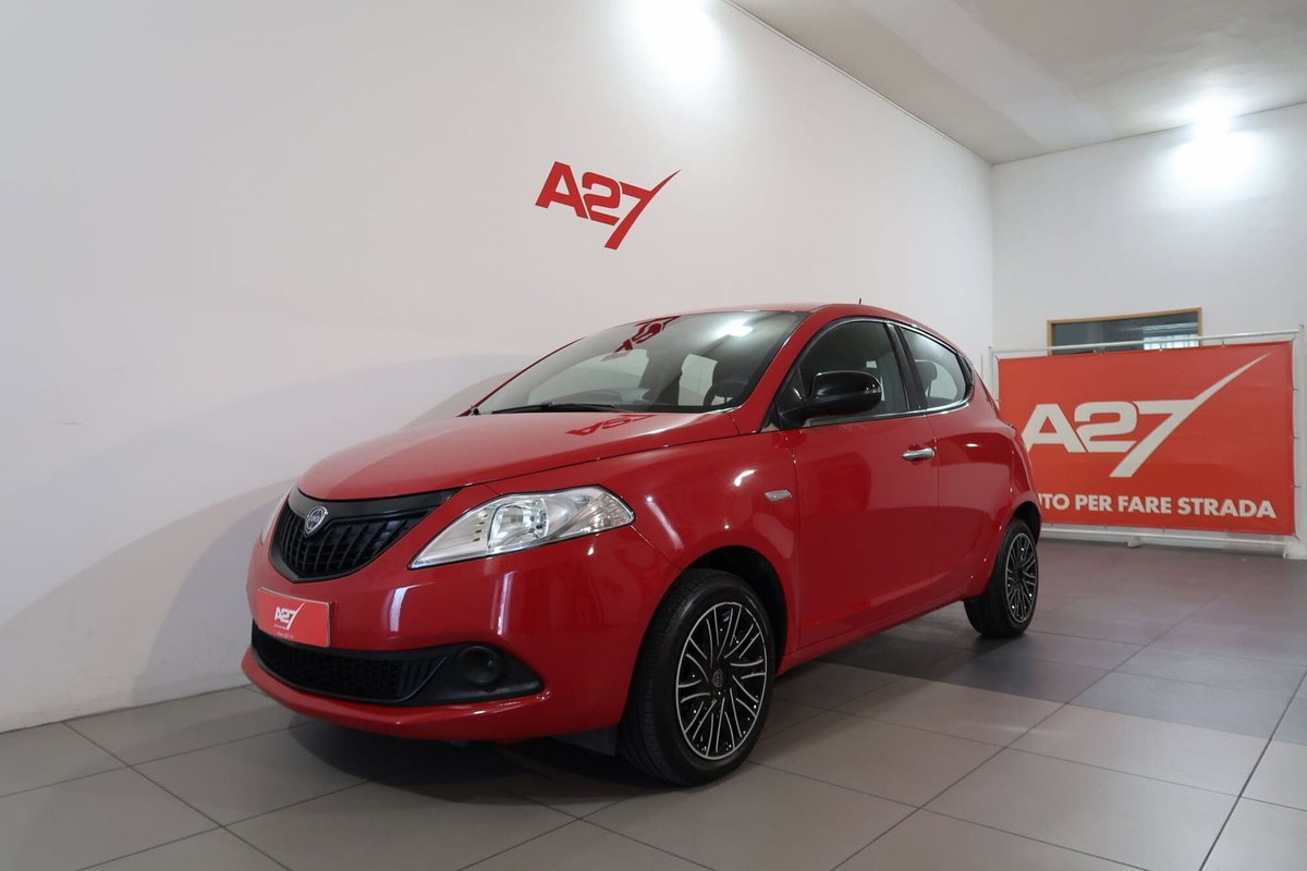 Lancia Ypsilon 1.0 FireFly 5 porte S&S Hybrid Ecochic A. Ferretti
