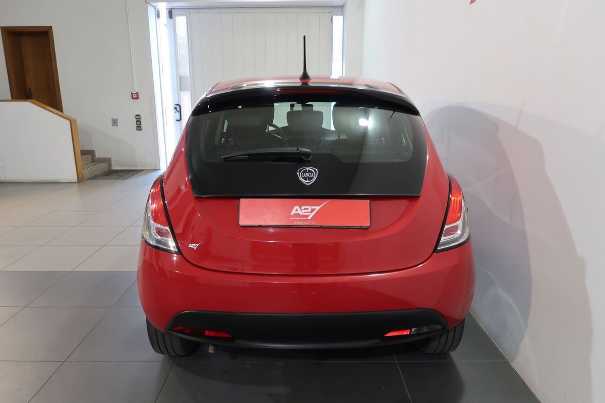 Lancia Ypsilon 1.0 FireFly 5 porte S&S Hybrid Ecochic A. Ferretti (9)