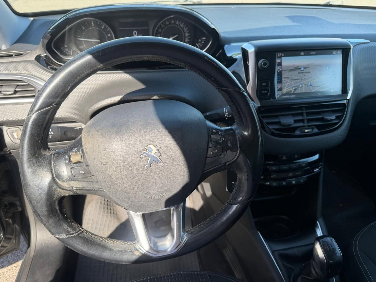 Peugeot 208 75 3 porte Active (9)