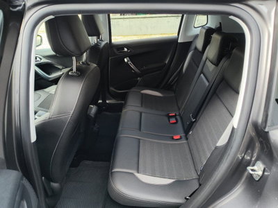 Peugeot 2008 Turbo 110 EAT6 S&S Black Matt (12)