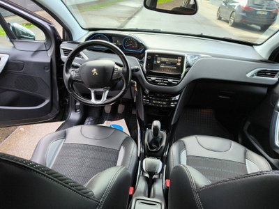 Peugeot 2008 Turbo 110 EAT6 S&S Black Matt (16)