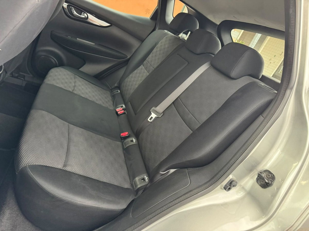 Nissan Qashqai 1.5 dCi Acenta (11)