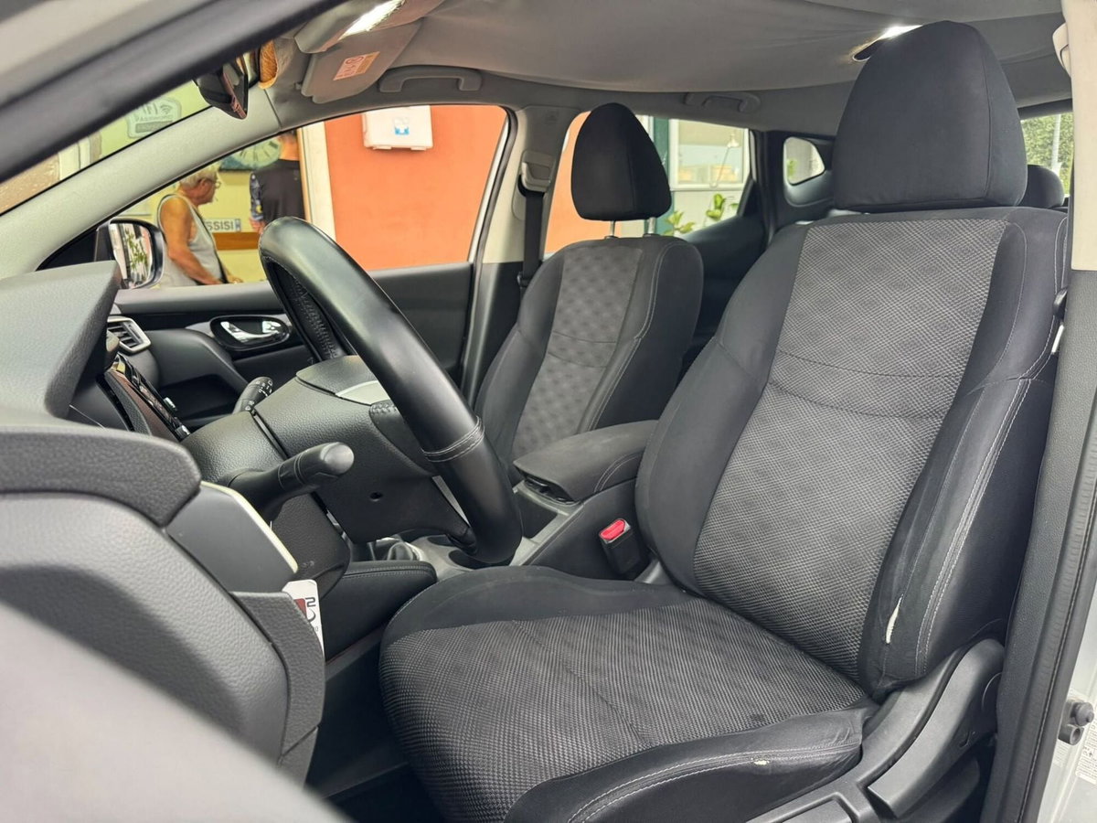 Nissan Qashqai 1.5 dCi Acenta (6)
