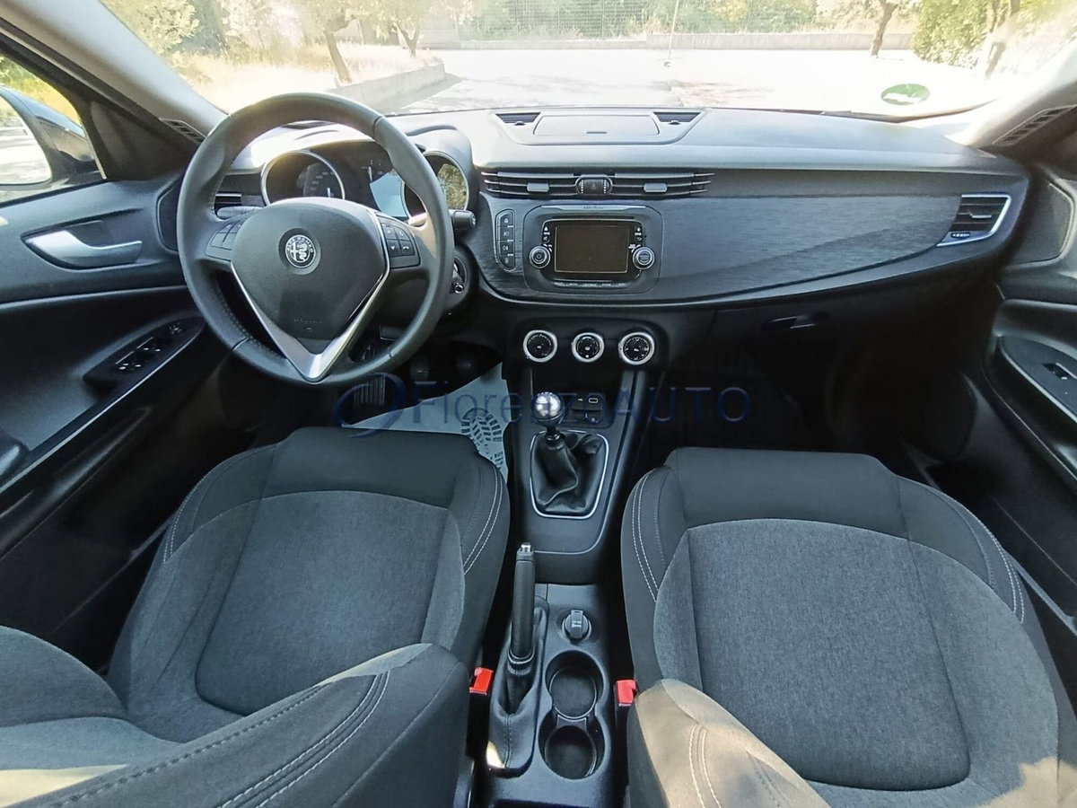 Alfa Romeo Giulietta 1.4 Turbo Distinctive 120cv (10)