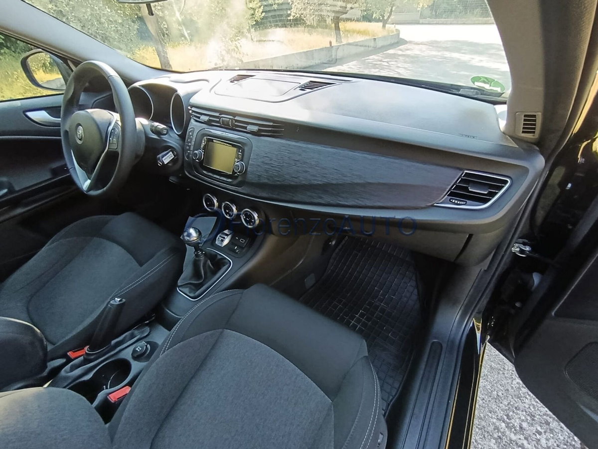 Alfa Romeo Giulietta 1.4 Turbo Distinctive 120cv (11)