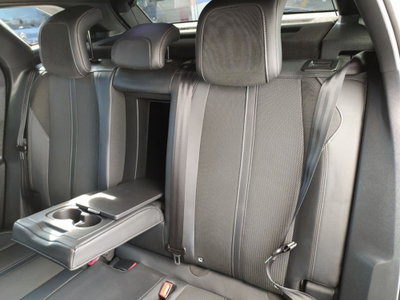 Peugeot 3008 BlueHDi 130 S&S EAT8 GT (16)