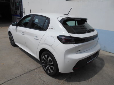 Peugeot 208 PureTech 100 Stop&Start 5 porte GT (6)