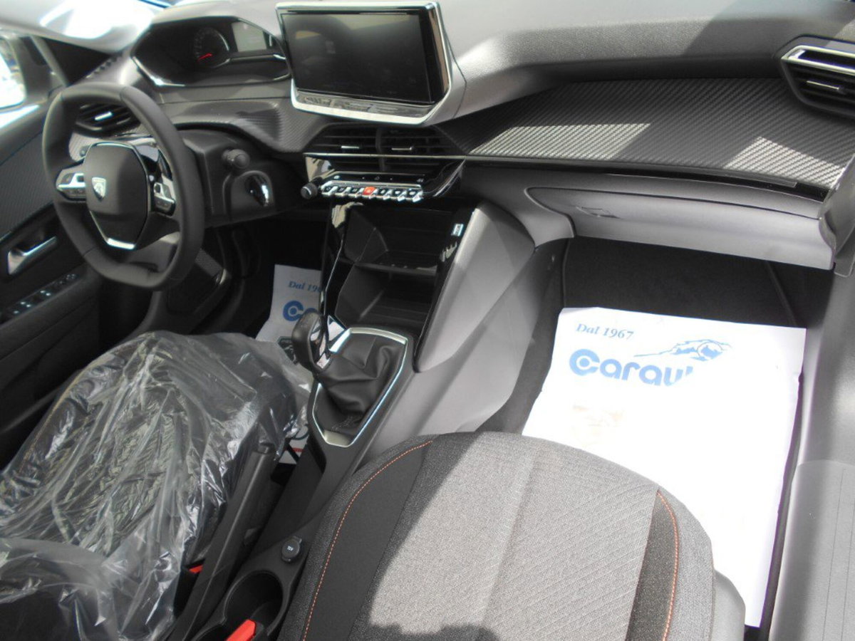 Peugeot 208 PureTech 100 Stop&Start 5 porte GT (8)