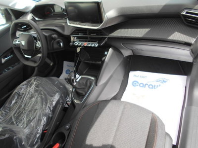 Peugeot 208 PureTech 100 Stop&Start 5 porte GT (8)