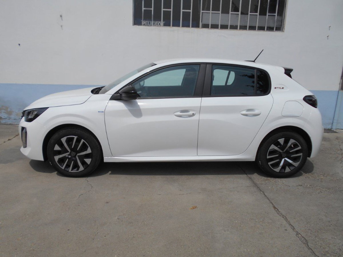 Peugeot 208 PureTech 100 Stop&Start 5 porte GT (9)