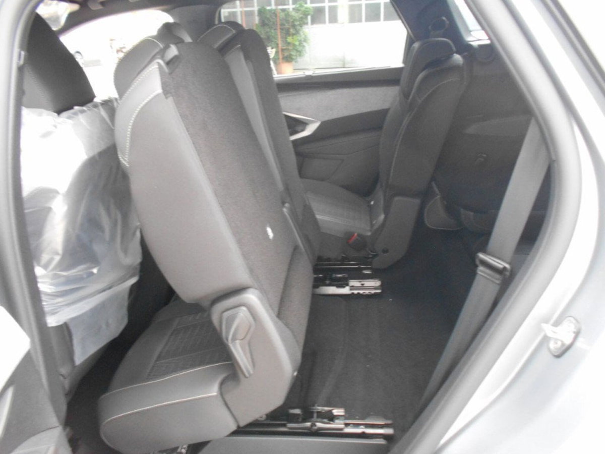 Peugeot 5008 1.2 hybrid Allure 145cv 7p.ti e-dcs6 (8)