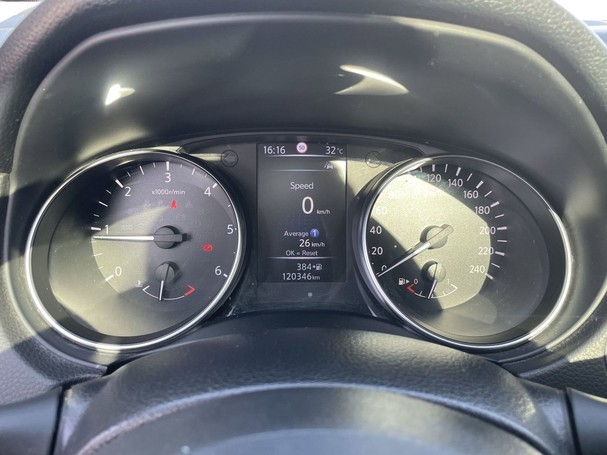 Nissan Qashqai 1.5 dCi N-Connecta (11)