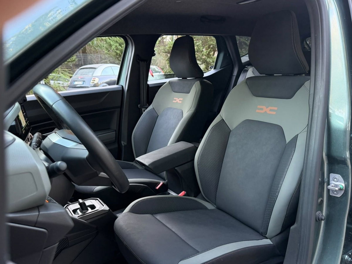 Dacia Duster 1.6 hybrid Extreme 140cv (7)