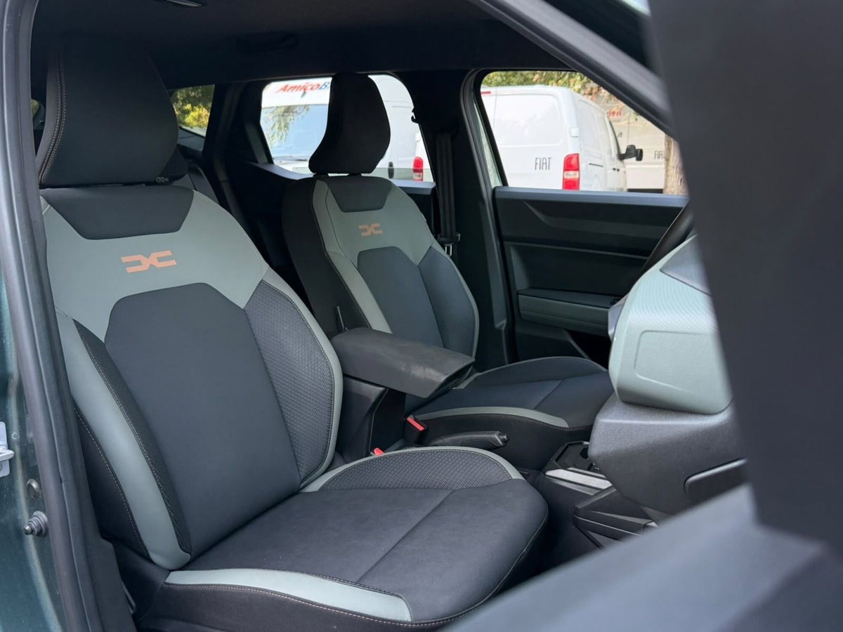 Dacia Duster 1.6 hybrid Extreme 140cv (8)