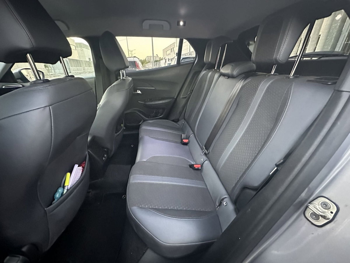 Peugeot 2008 1.2 turbo Allure 100cv (13)