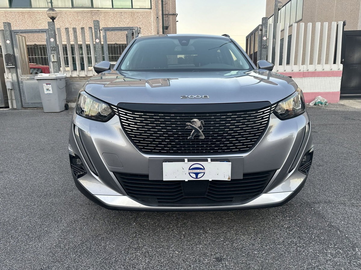 Peugeot 2008 1.2 turbo Allure 100cv (2)
