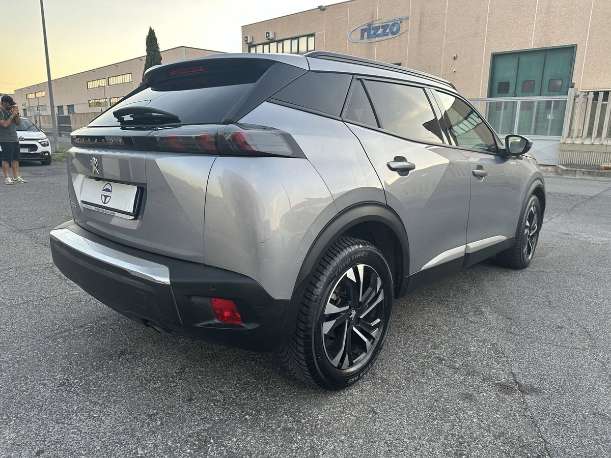 Peugeot 2008 1.2 turbo Allure 100cv (6)