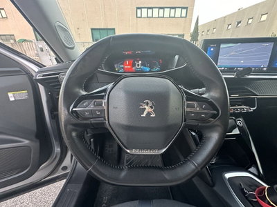 Peugeot 2008 1.2 turbo Allure 100cv (9)