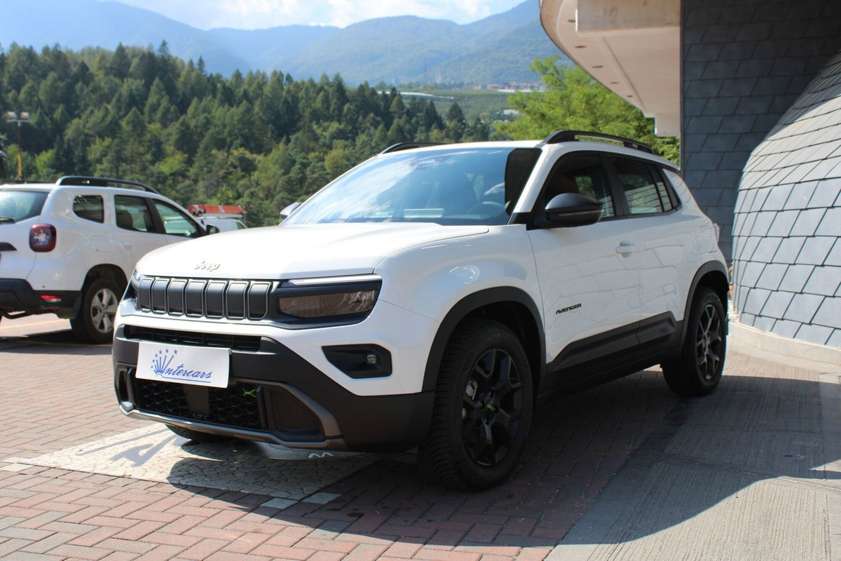 Jeep Avenger 1.2 turbo e-hybrid mhev 85th Anniversary 4xe 145cv edct6 (4)