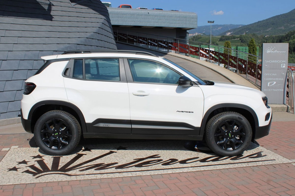 Jeep Avenger 1.2 turbo e-hybrid mhev 85th Anniversary 4xe 145cv edct6 (5)