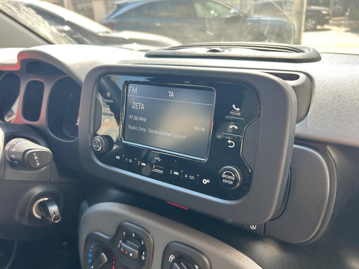 Fiat Panda 1.0 FireFly S&S Hybrid City Cross (9)