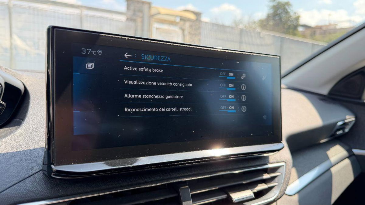 Peugeot 3008 BlueHDi 130 S&S EAT8 Allure Pack (9)