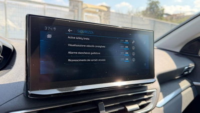 Peugeot 3008 BlueHDi 130 S&S EAT8 Allure Pack (9)