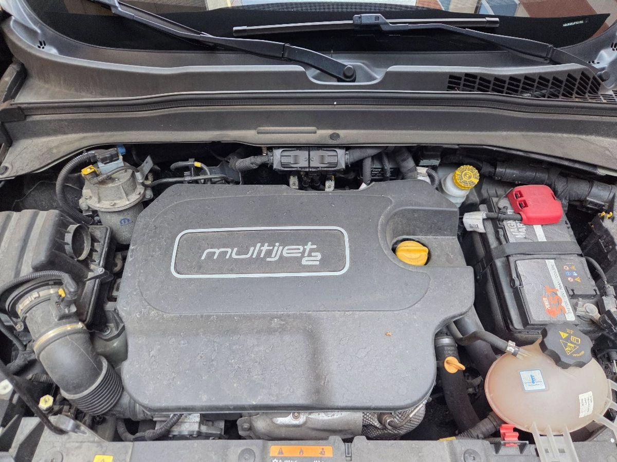 Jeep Renegade 1.6 Mjt 120 CV Limited (14)