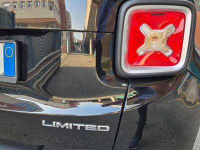 Jeep Renegade 1.6 Mjt 120 CV Limited (9)