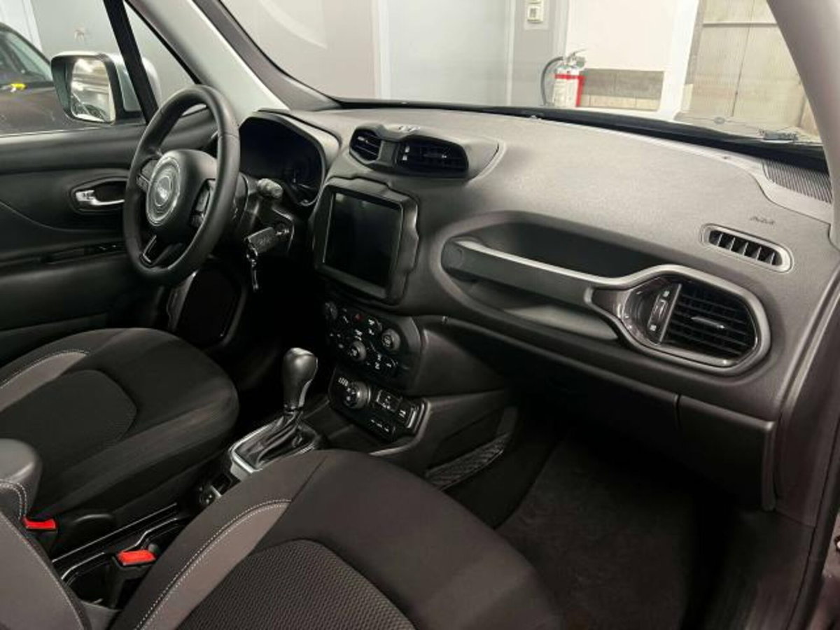 Jeep Renegade 1.3 T4 190CV PHEV 4xe AT6 Limited (5)