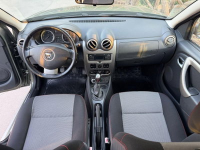 Dacia Duster 1.5 dCi 110CV 4x4 SL Delsey (8)