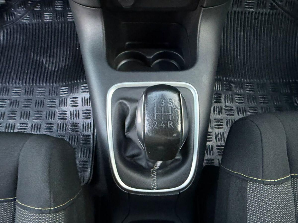 Citroen C3 BlueHDi 75 S&S Shine (17)