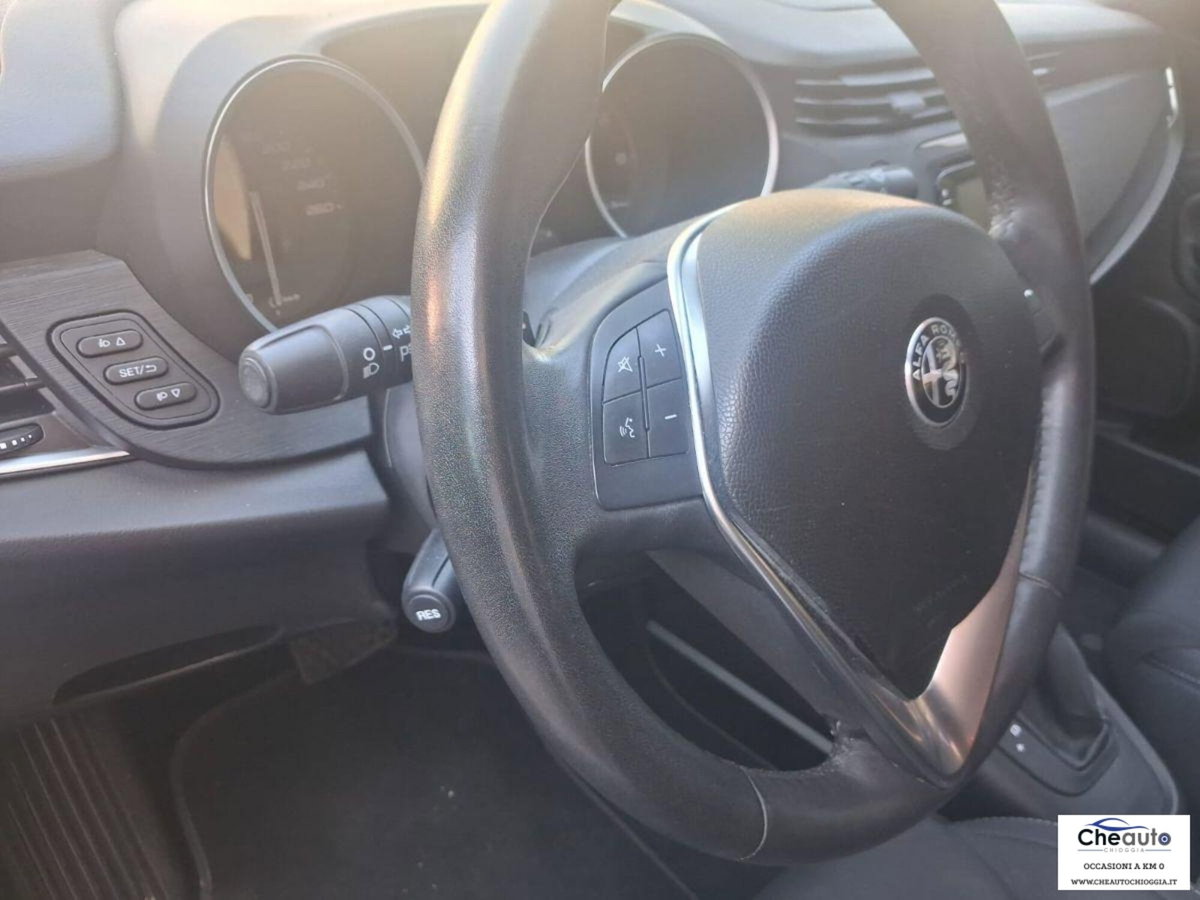 Alfa Romeo Giulietta 1.6 JTDm Giulietta 120cv (10)