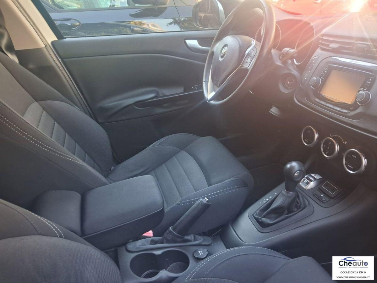 Alfa Romeo Giulietta 1.6 JTDm Giulietta 120cv (16)
