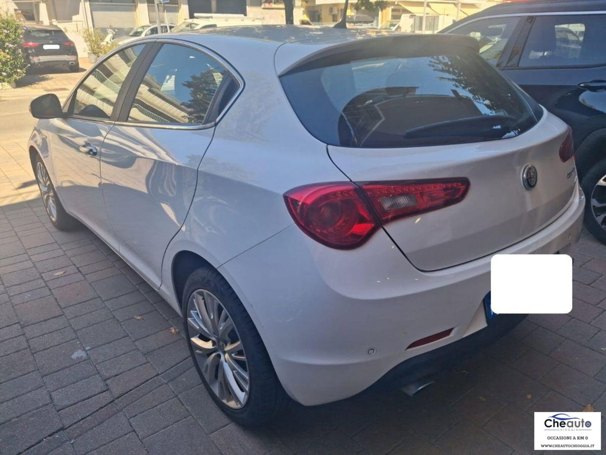 Alfa Romeo Giulietta 1.6 JTDm Giulietta 120cv (4)