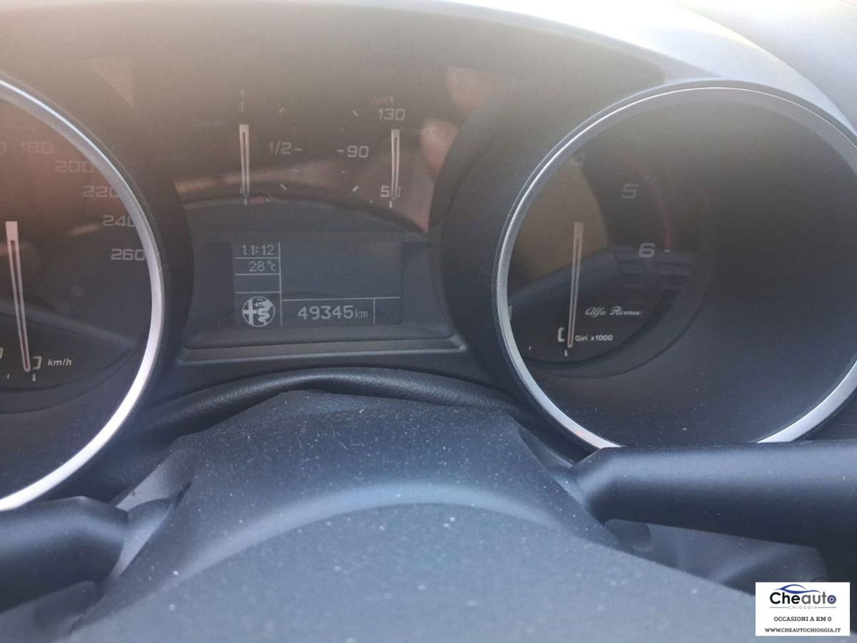 Alfa Romeo Giulietta 1.6 JTDm Giulietta 120cv (8)