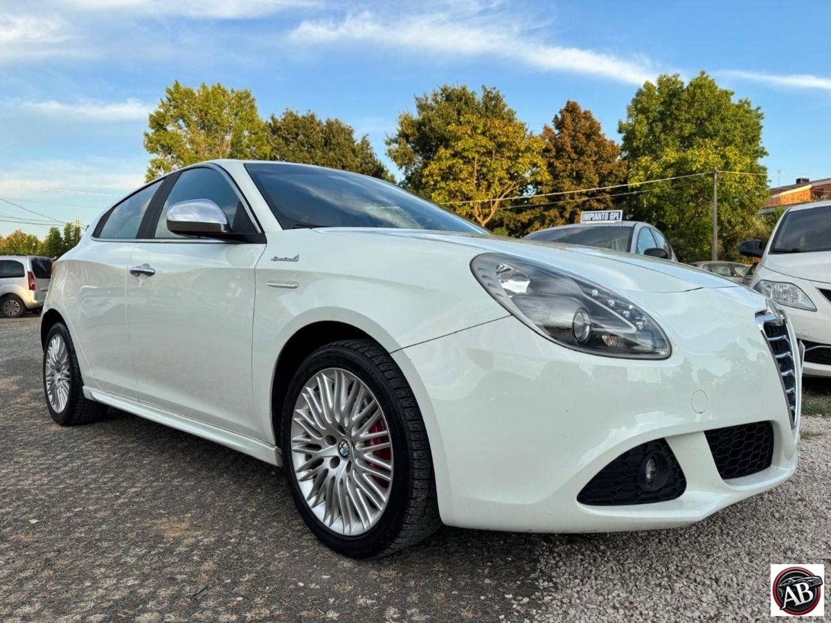 Alfa Romeo Giulietta 2.0 JTDm-2 Distinctive 170cv (11)