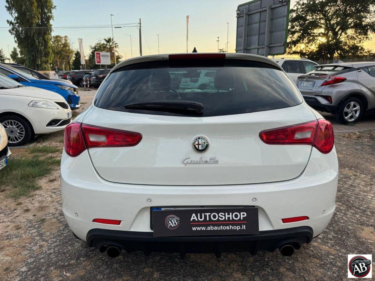Alfa Romeo Giulietta 2.0 JTDm-2 Distinctive 170cv (13)