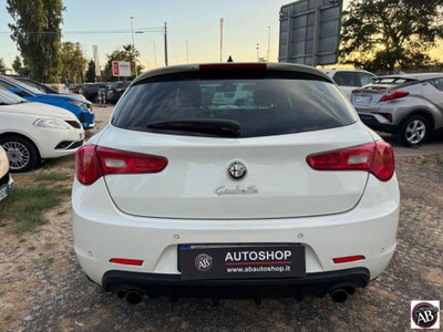 Alfa Romeo Giulietta 2.0 JTDm-2 Distinctive 170cv (13)