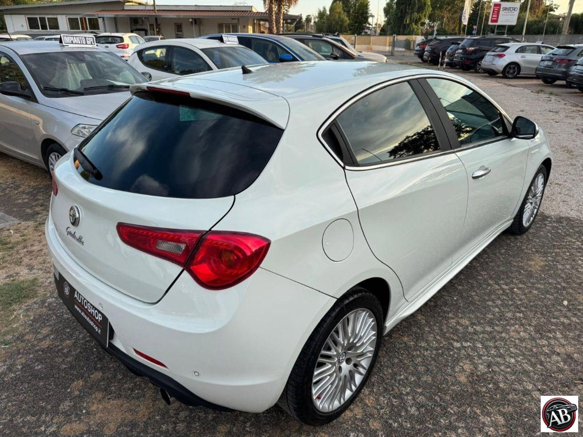 Alfa Romeo Giulietta 2.0 JTDm-2 Distinctive 170cv (14)