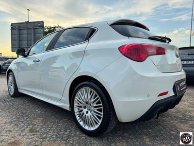 Alfa Romeo Giulietta 2.0 JTDm-2 Distinctive 170cv (4)