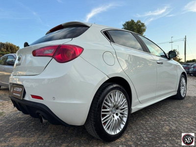 Alfa Romeo Giulietta 2.0 JTDm-2 Distinctive 170cv (5)