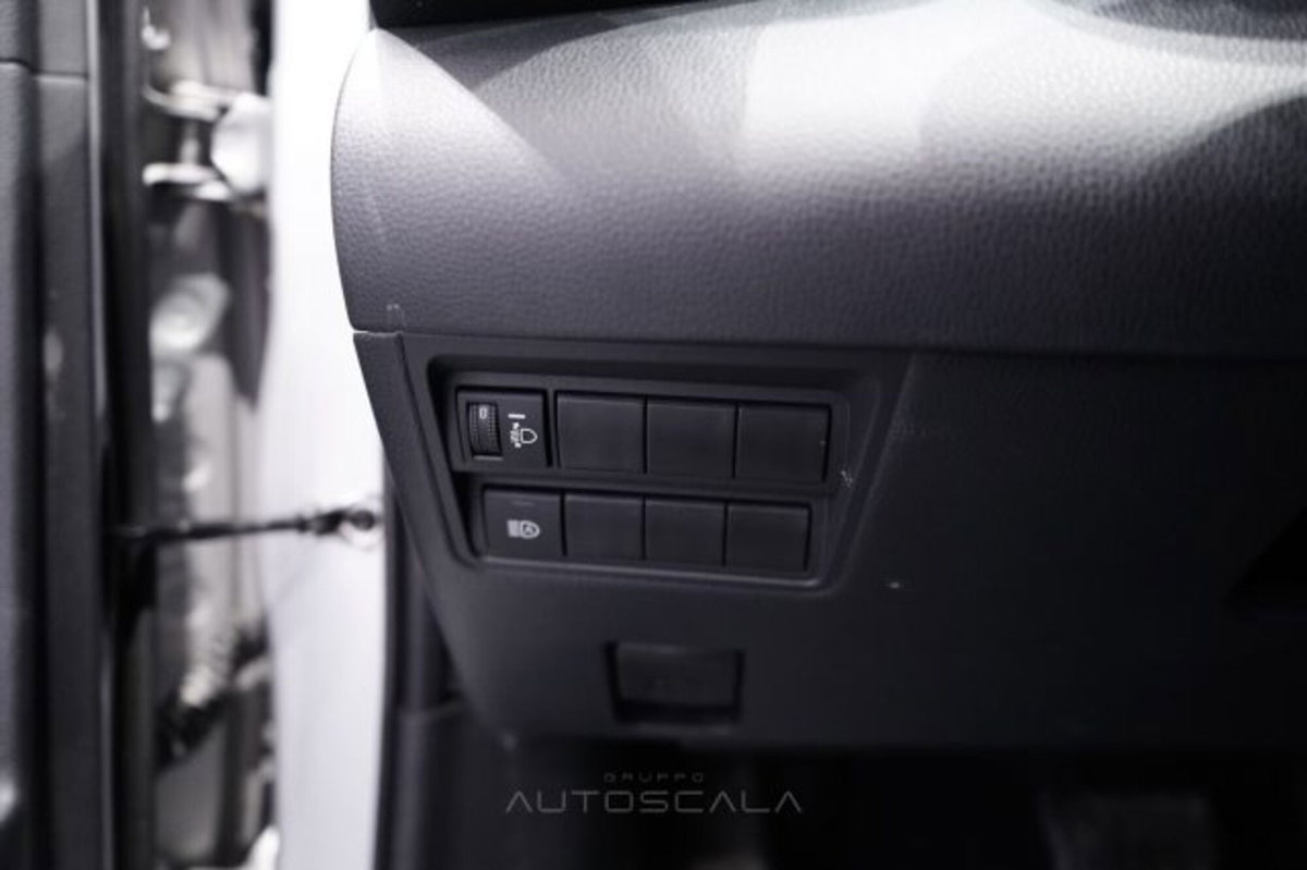 Toyota Yaris 1.5 Hybrid 5 porte Energy (12)