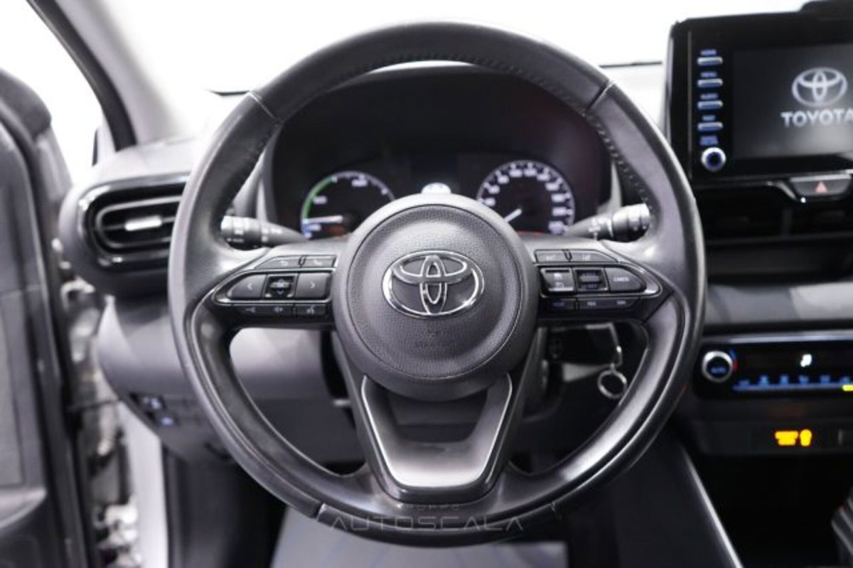 Toyota Yaris 1.5 Hybrid 5 porte Energy (13)