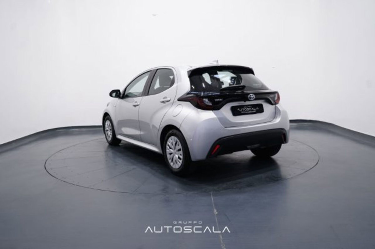 Toyota Yaris 1.5 Hybrid 5 porte Energy (4)