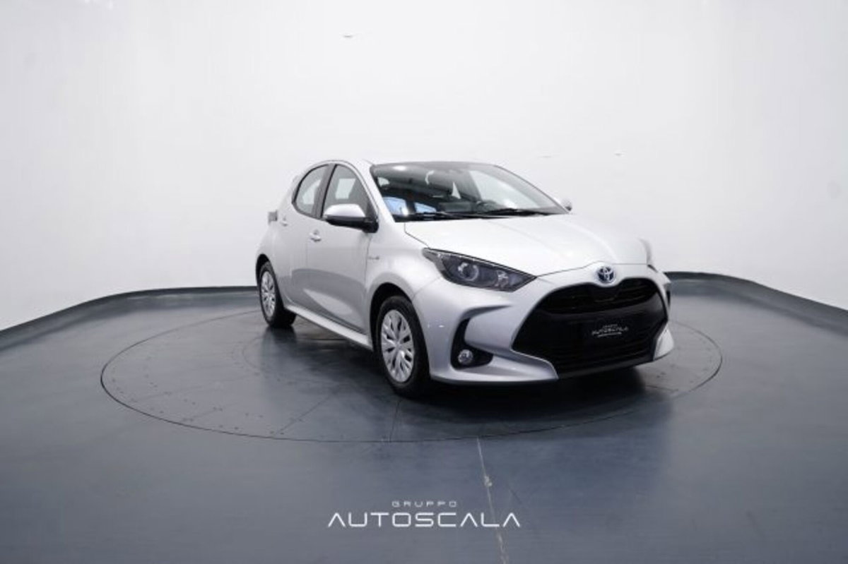 Toyota Yaris 1.5 Hybrid 5 porte Energy (8)